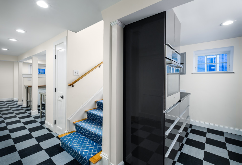 Idéer för en eklektisk källare utan ingång, med vita väggar och flerfärgat golv