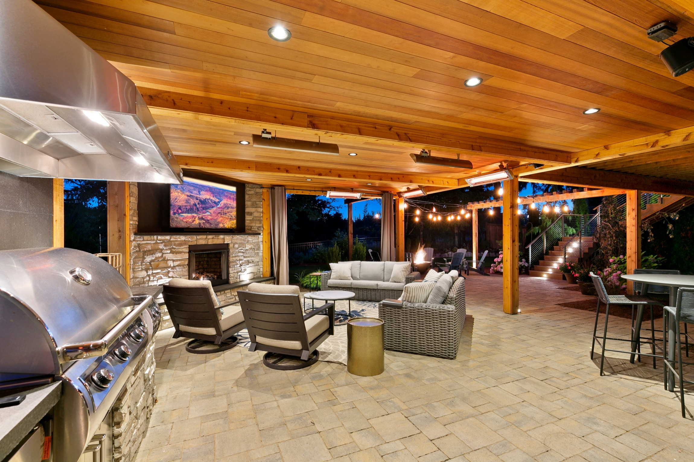 2-level entertaining in Sammamish