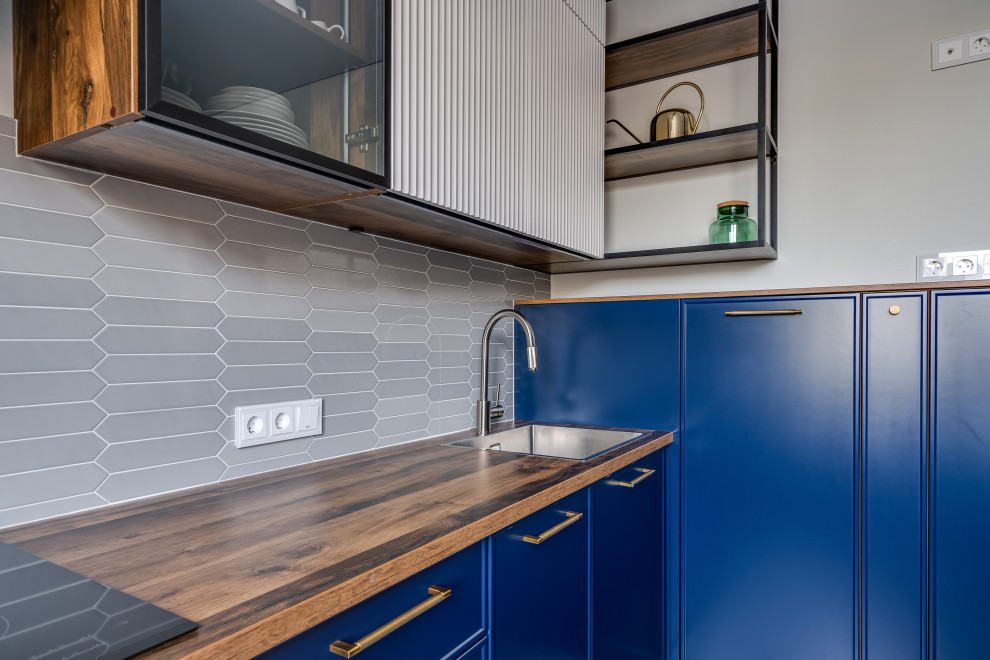 Современная синяя кухня