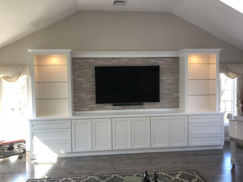 Home design - transitional home design idea
