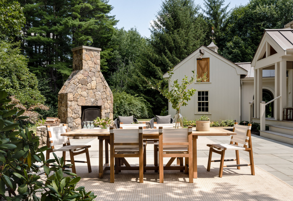 Example of a classic patio design in Boston