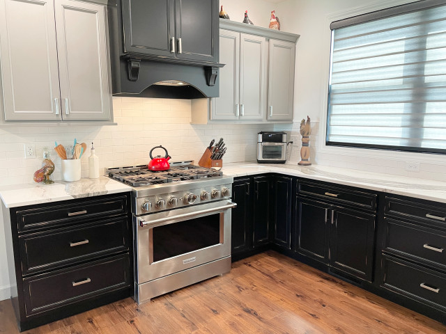 New Home Farmhouse Kitchen in Rural Illinois lantlig-koek