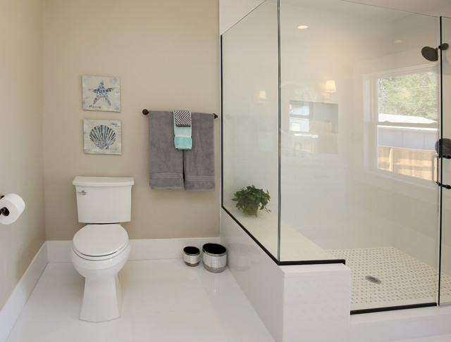 Master bath nyklassisk-badrum
