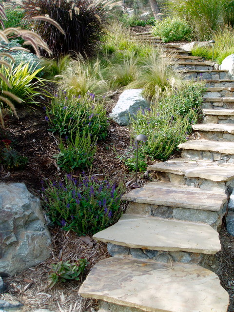 Solana xeriscape, cameron flagstone, drought tolerant, terrace retaining walls amerikansk-craftsman-have