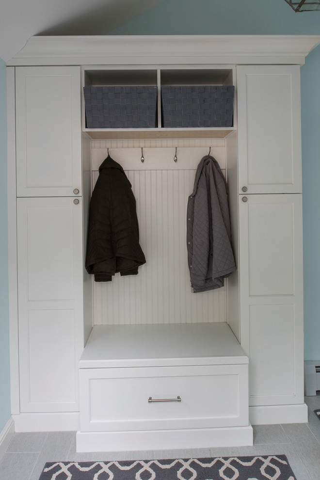 Home design - transitional home design idea in Boston