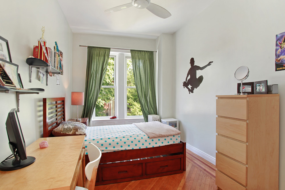 Design ideas for a transitional kids' room for boys in New York.