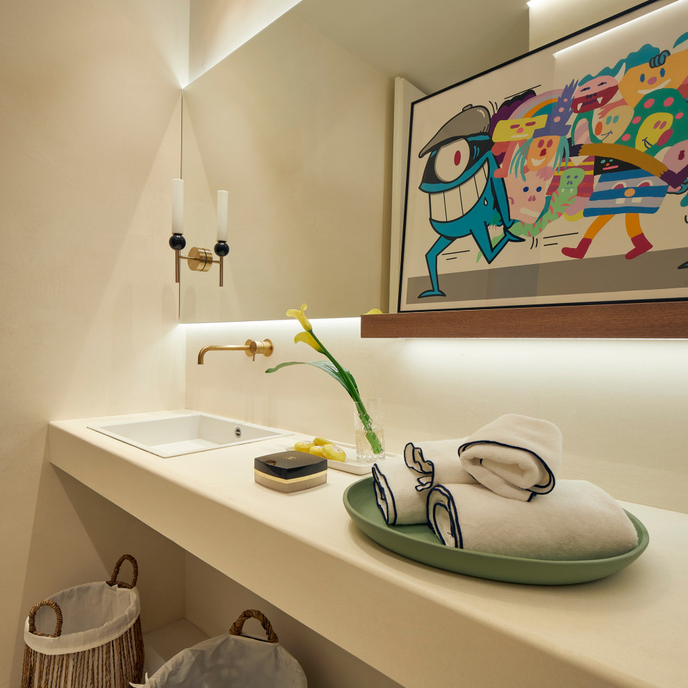 Inspiration for a contemporary powder room in Barcelona.