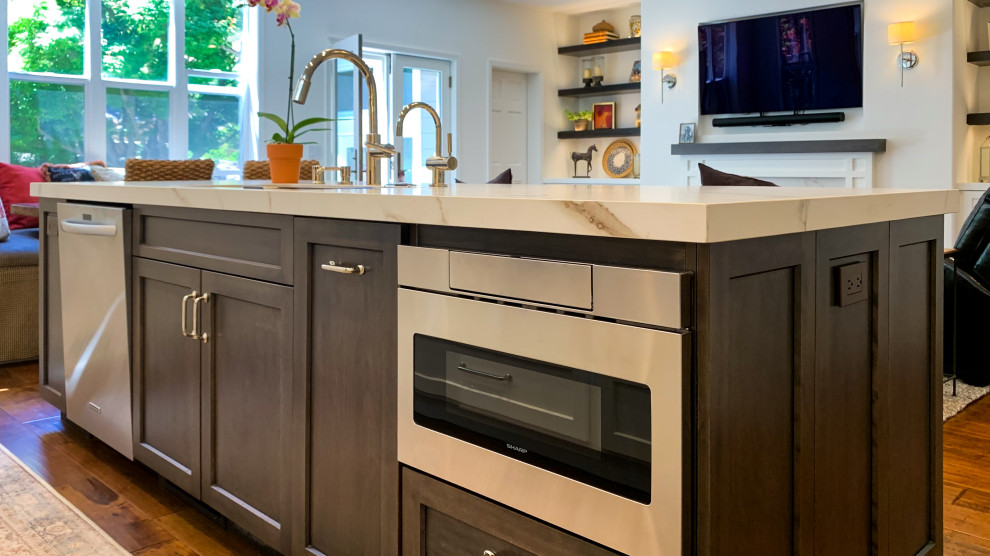 Kitchen Reface and Living Room Remodel