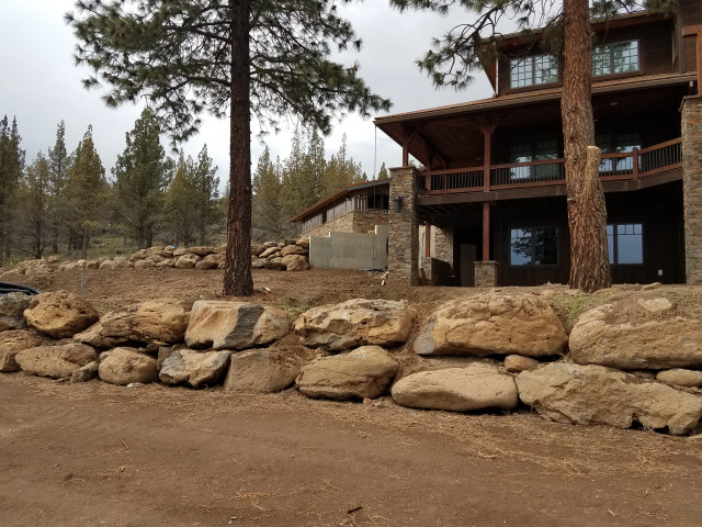 Central Oregon Landscape rustic-garden