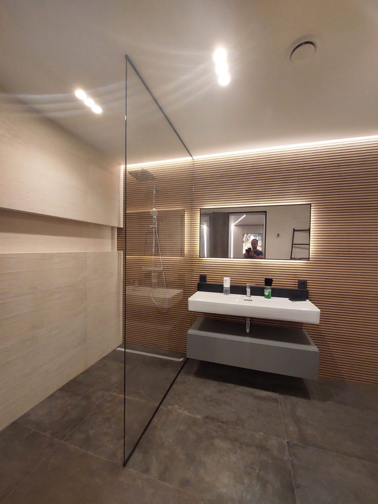 Стеклянная перегородка в душевую