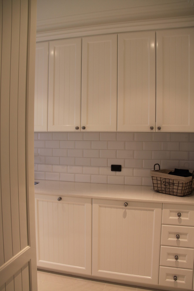 Design ideas for a traditional laundry room in Melbourne.
