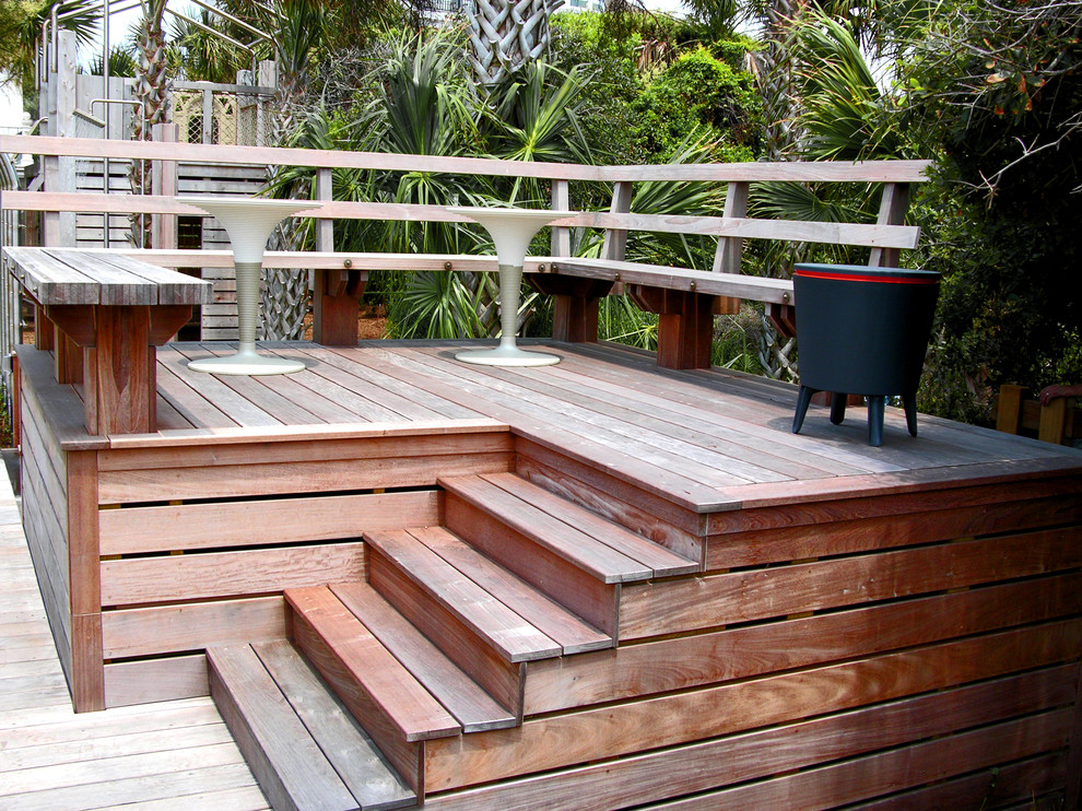 Inspiration for a contemporary deck in Charleston.