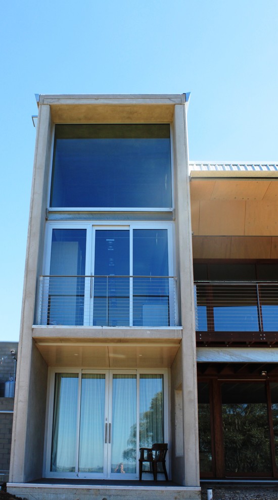 Design ideas for a contemporary two-storey exterior in Sydney.