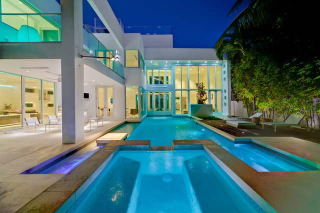 South Florida contemporary-pool