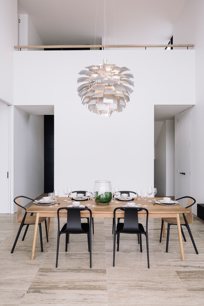 Inspiration for a modern dining room in Auckland.