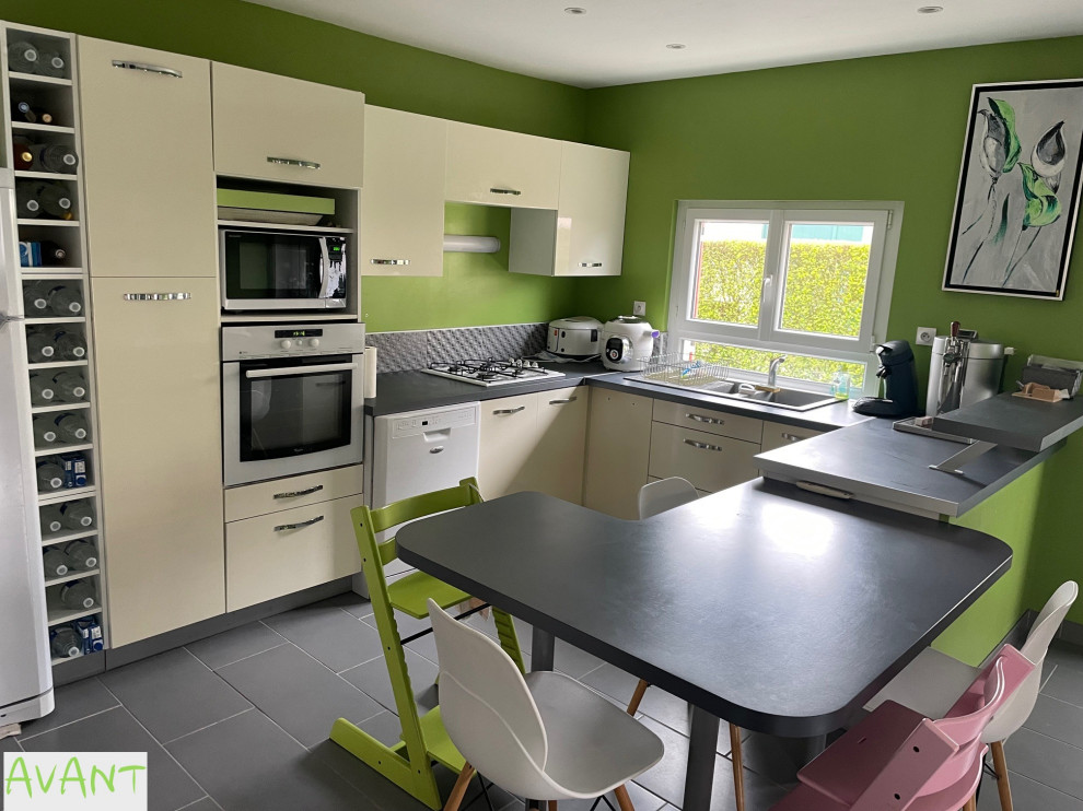 Transformation d'une cuisine avec création d'une entrée-banquette