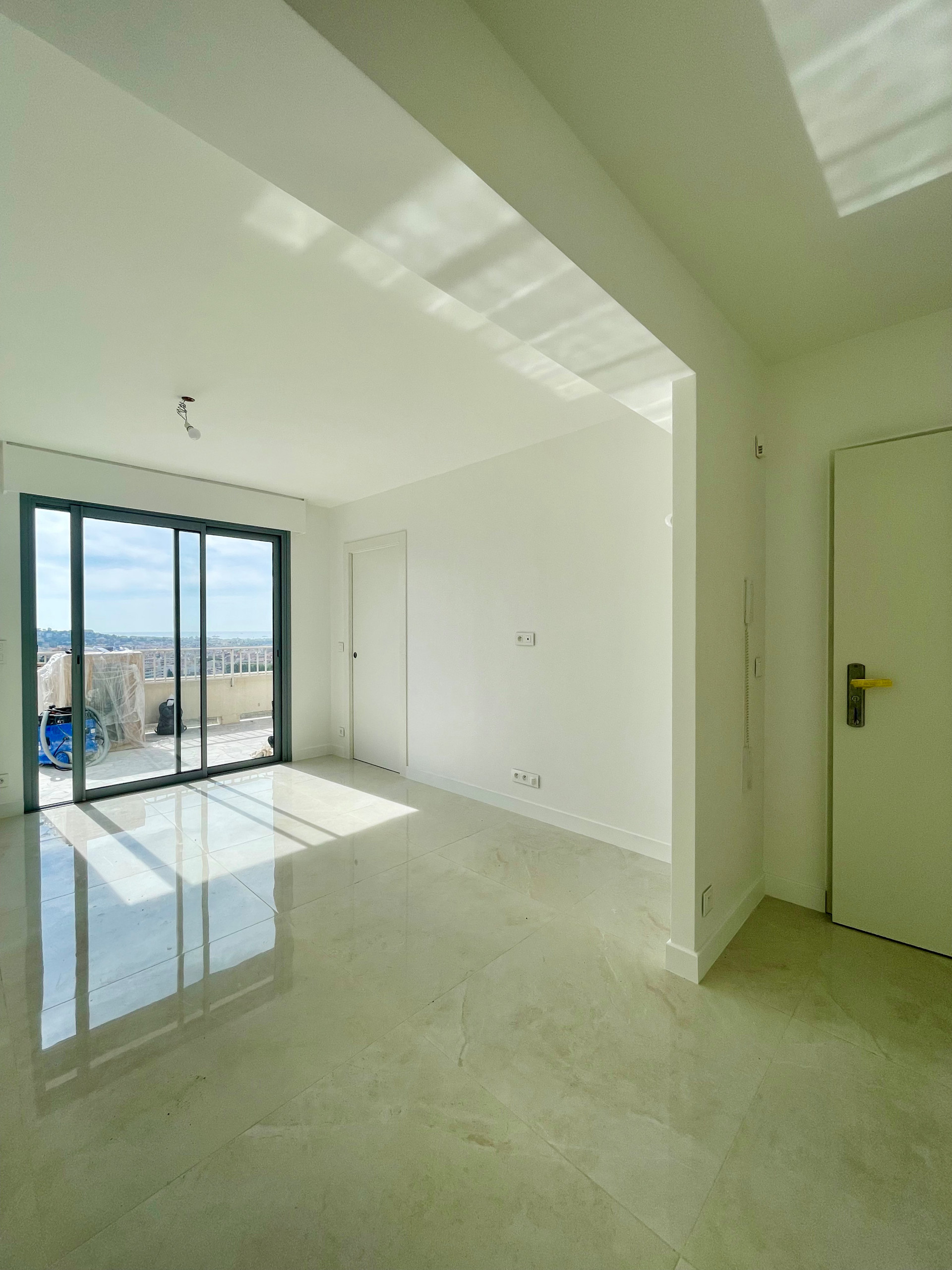 Rénovation d'un appartement toit terrasseà Cannes