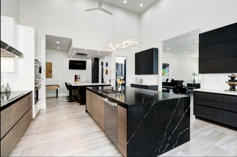 Kitchen - modern kitchen idea in Sacramento