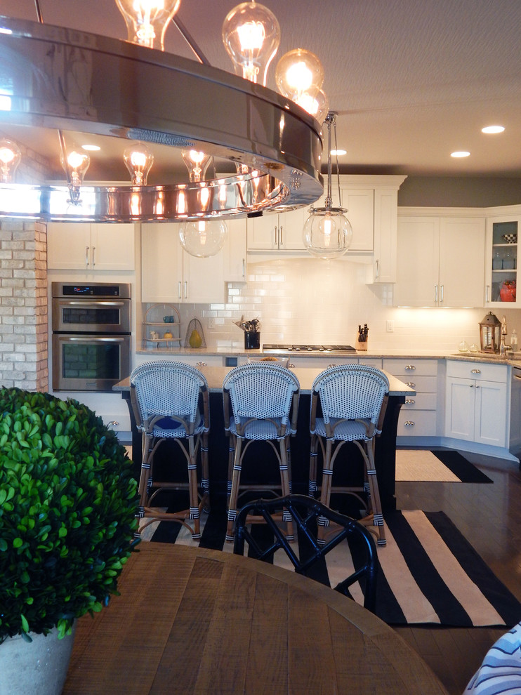 Example of a transitional kitchen design in Columbus