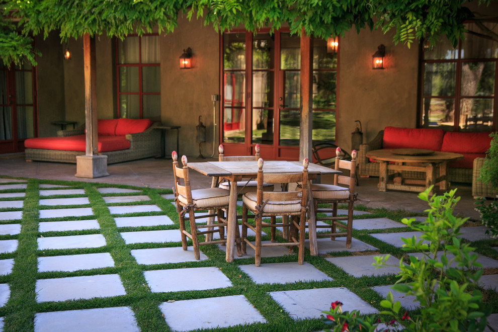 Design ideas for a country patio in Santa Barbara.
