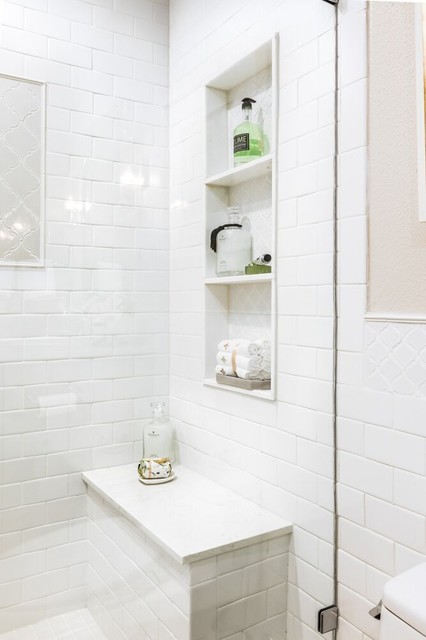 Memorial Guest Bathroom Remodel with Walk-In Shower klassisk-badevaerelse