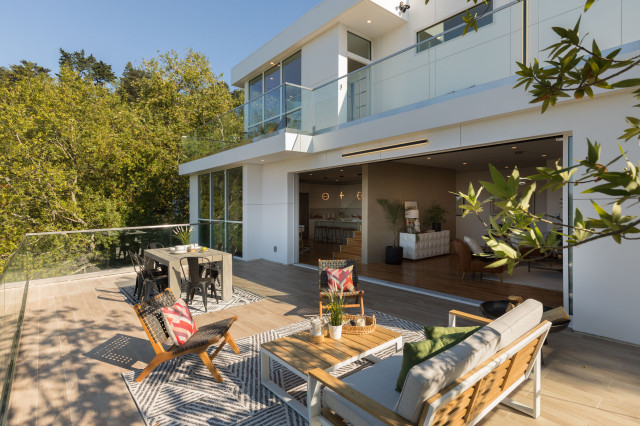 The Oakland Skyline Jewel: A Modern Tri-Level Transformation contemporary-terrace