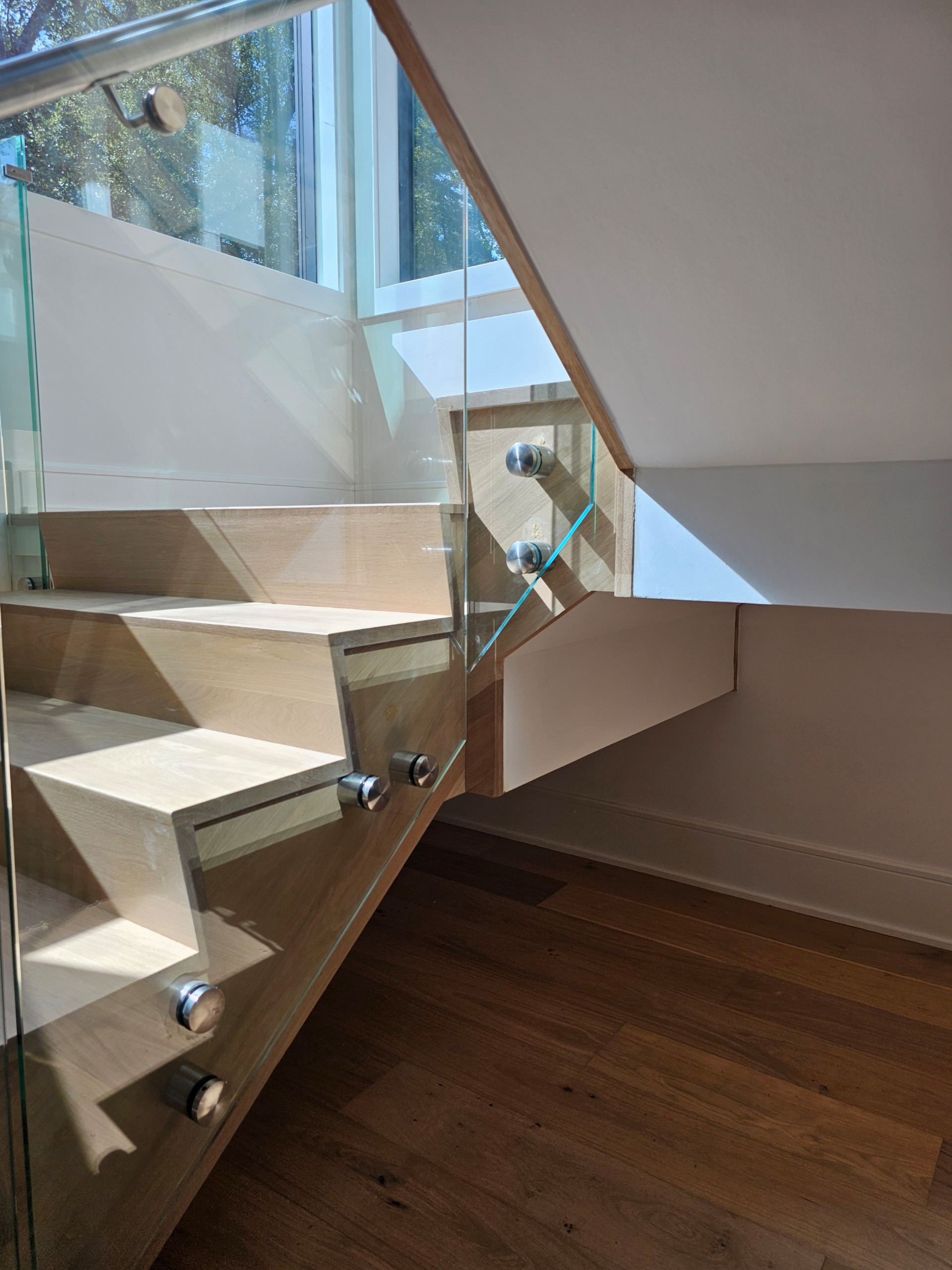 129_White Oak Slanted Riser Modern Stair, Mclean, VA 22102