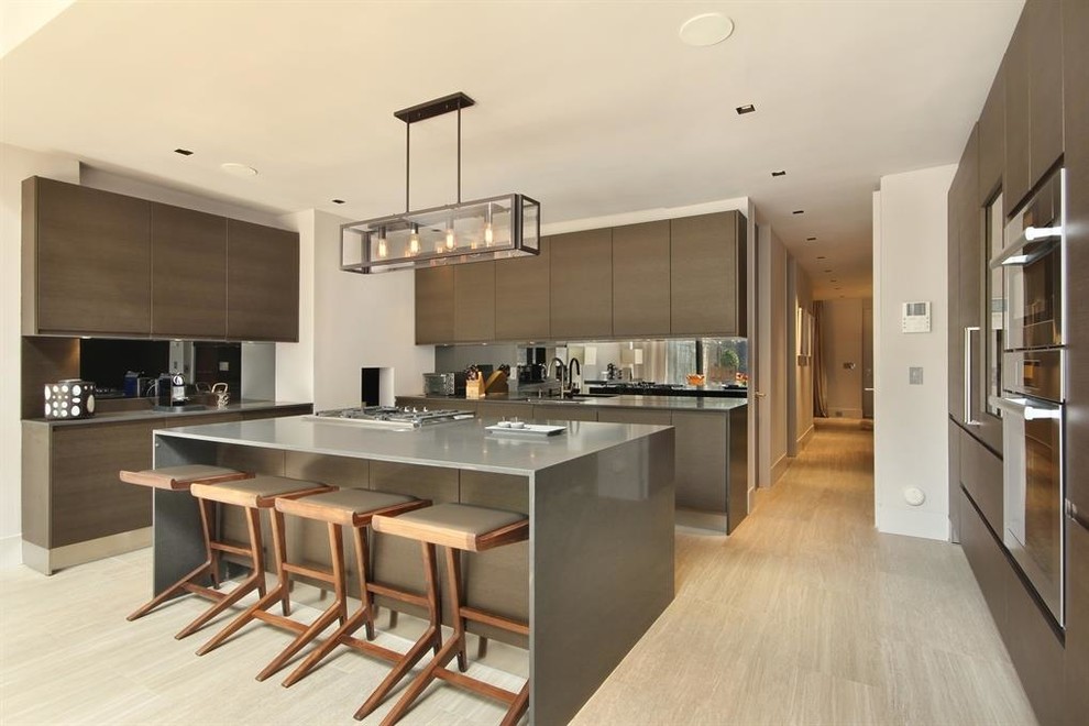 Transitional kitchen photo in Miami