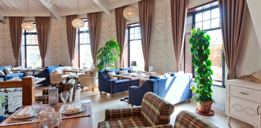 Ресторан "Ладога" роспись орнамент.