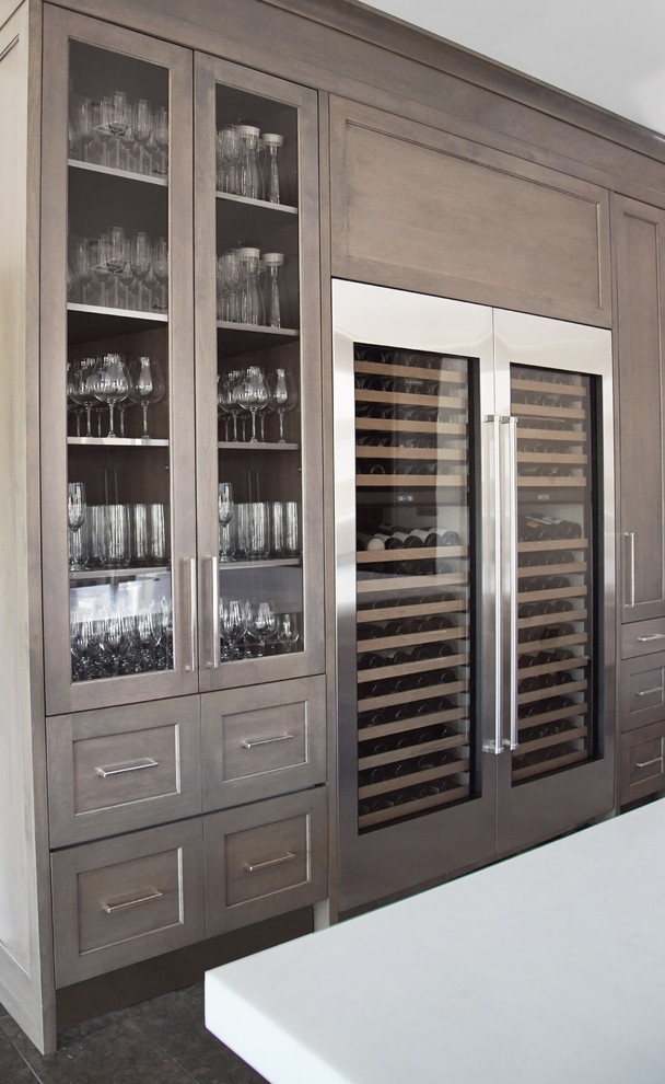 Kitchen - transitional kitchen idea in Phoenix