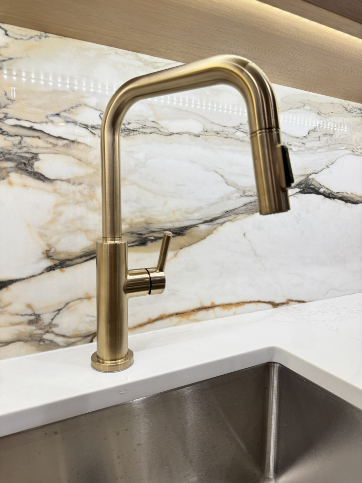 Custom Home Bar Design – Modern, Inviting, and Perfect for Entertaining