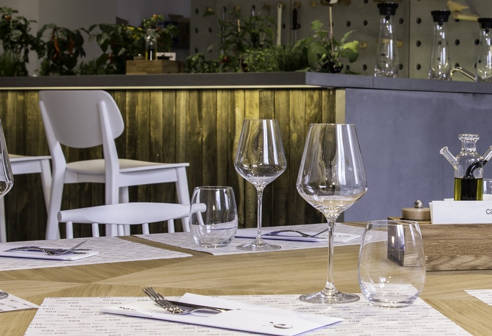 Интерьер кафе "Cafe Tres"