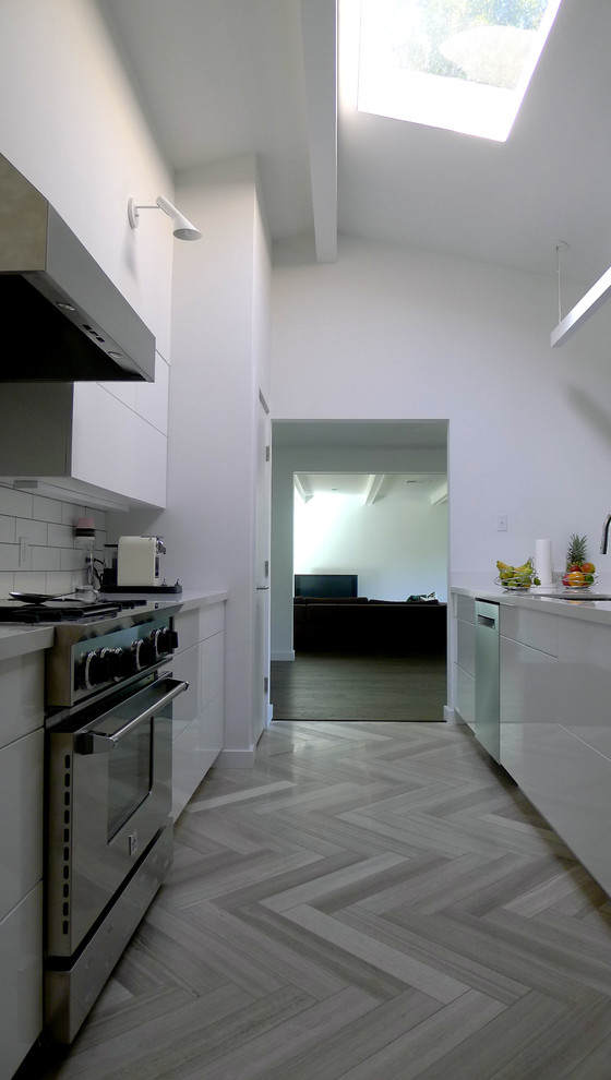 Minimalist kitchen photo in Houston