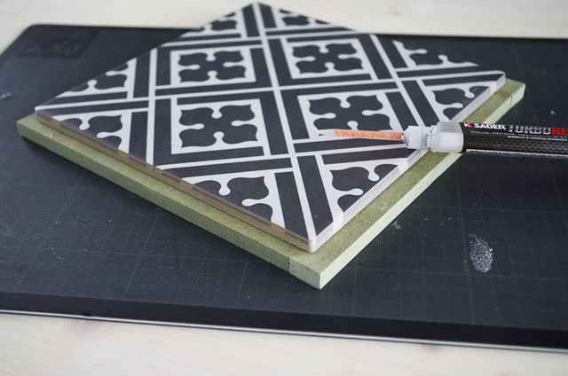 DIY : Créer un dessous-de-plat à partir d'un carreau de carrelage