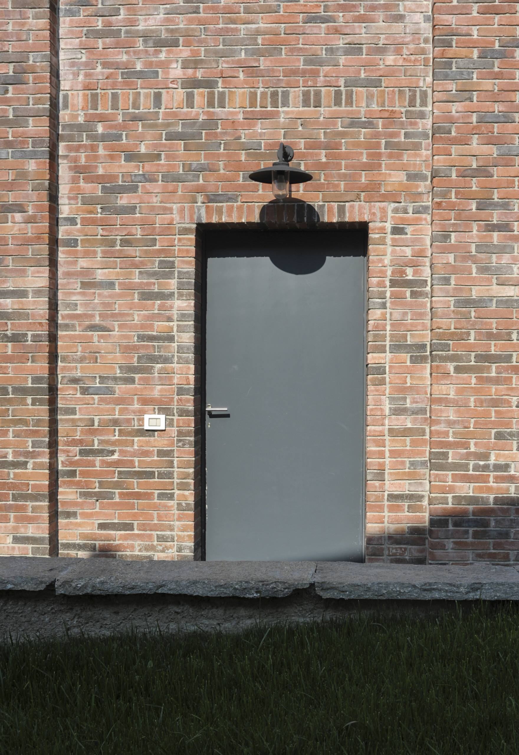 esterno, porta in ferro