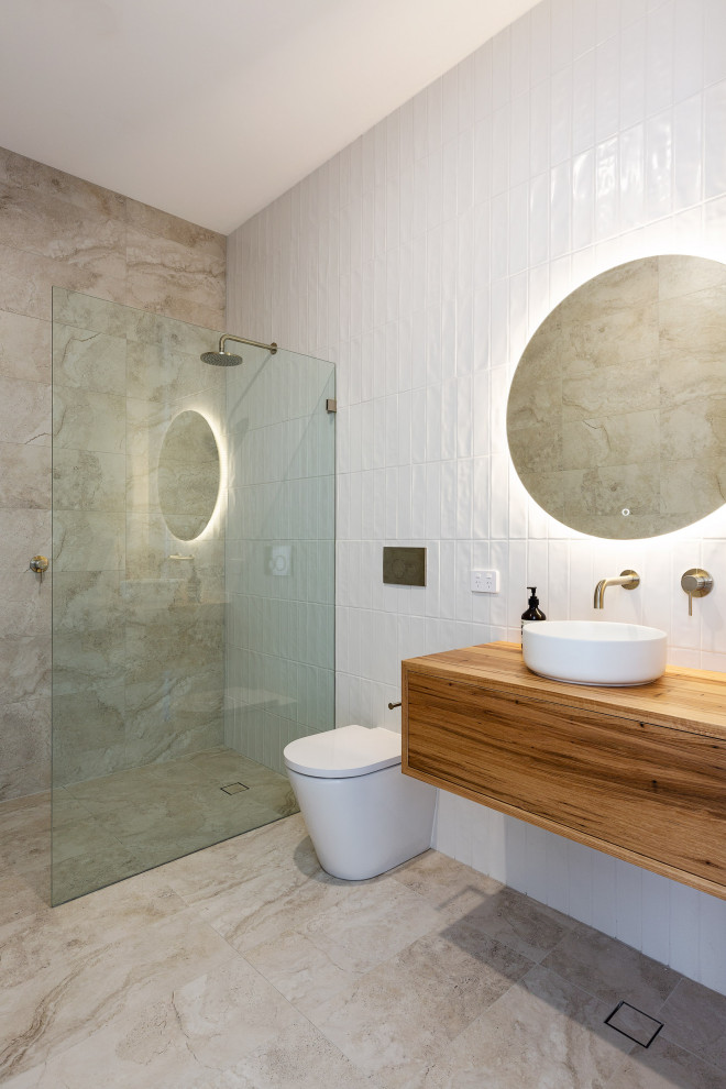 Design ideas for a midcentury bathroom in Sydney.