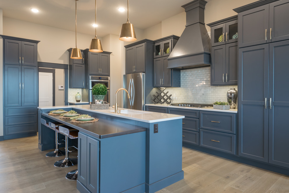 Kitchen - transitional kitchen idea