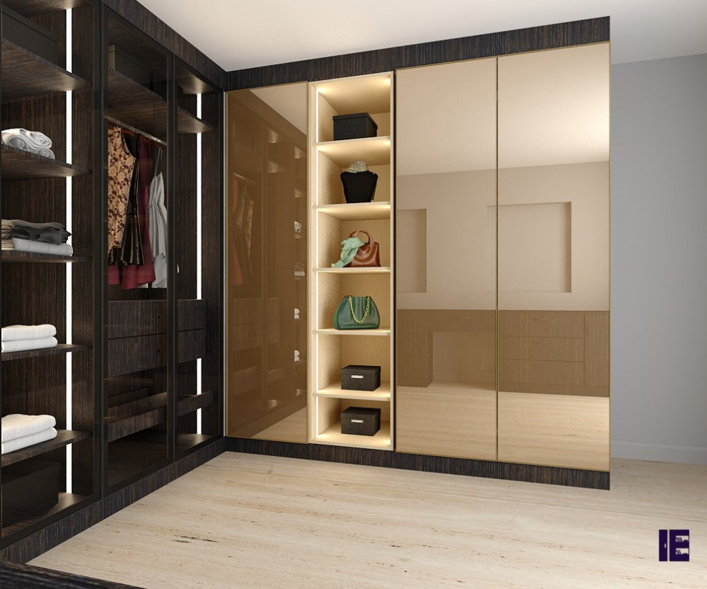 Großer Moderner Begehbarer Kleiderschrank in London