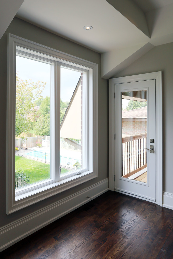 Home design - transitional home design idea in Toronto