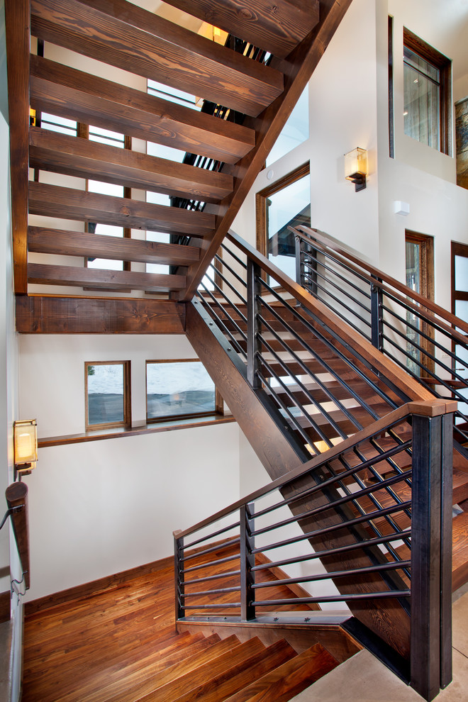 Design ideas for a contemporary staircase in Denver.