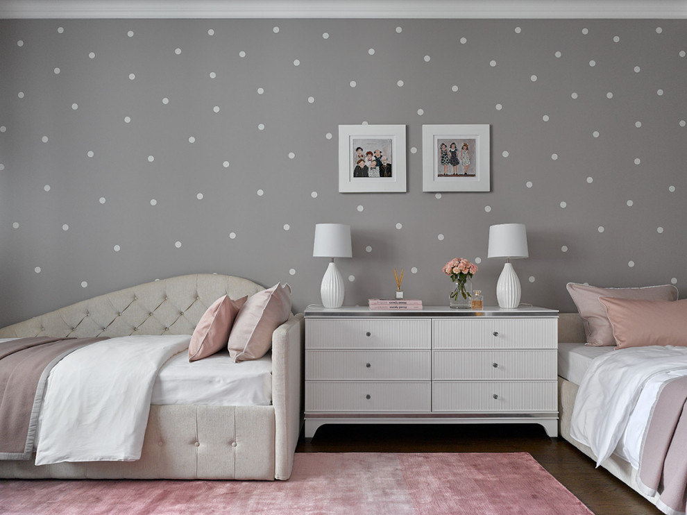 Inspiration for a traditional kids' bedroom for kids 4-10 years old and girls in Moscow with multi-coloured walls, dark hardwood floors and wallpaper.