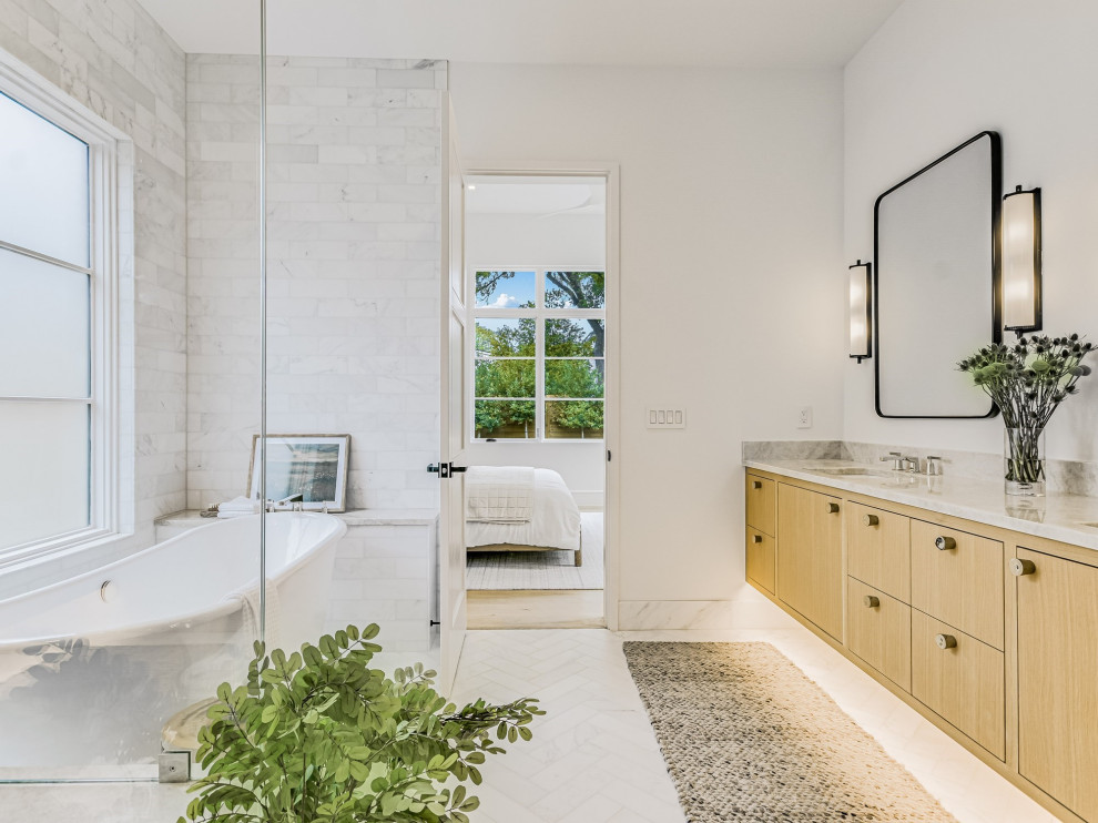 Example of a transitional bathroom design in Austin