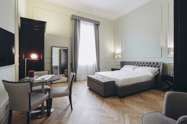GREGORINI BINGHAM SUITES traditional-bedroom