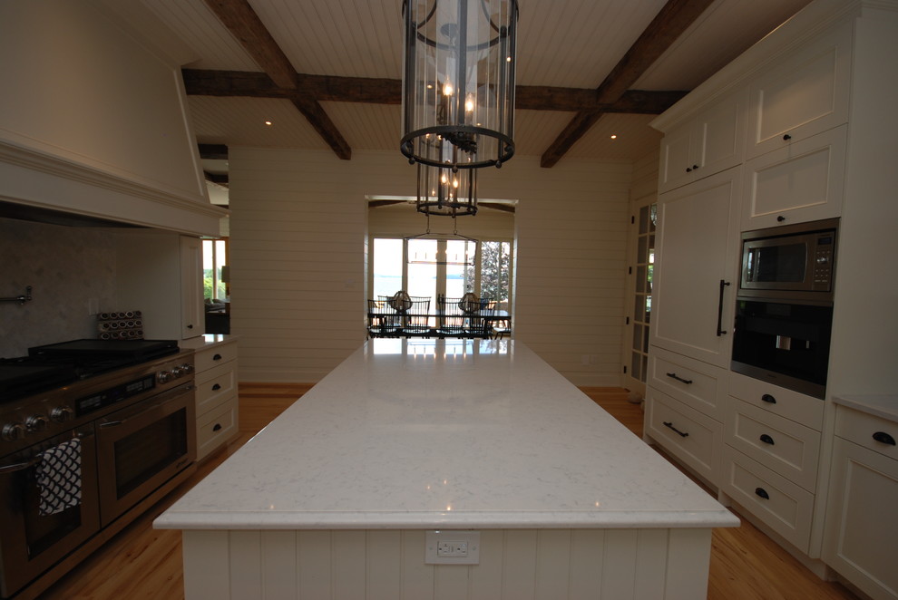 Phillips Residence Traditional Kitchen Ottawa by Canadian Woodwork