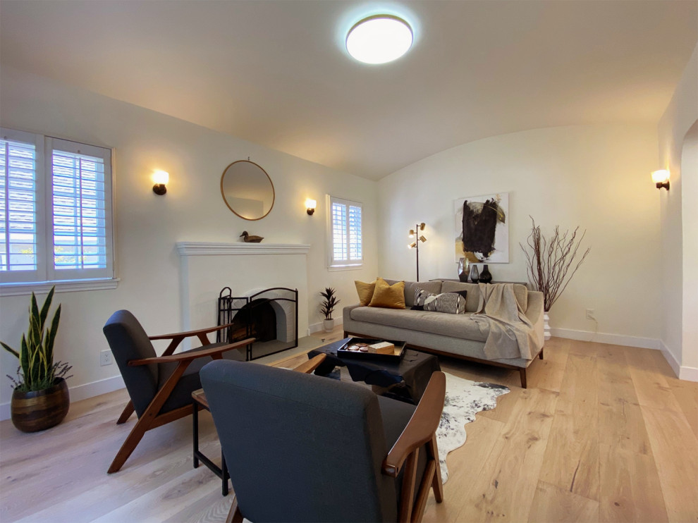 WILSHIRE VISTA STAGING