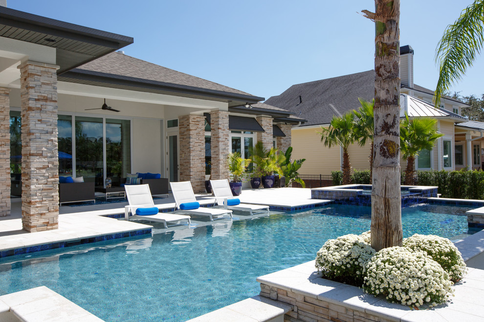 Photo of a contemporary pool in Jacksonville.