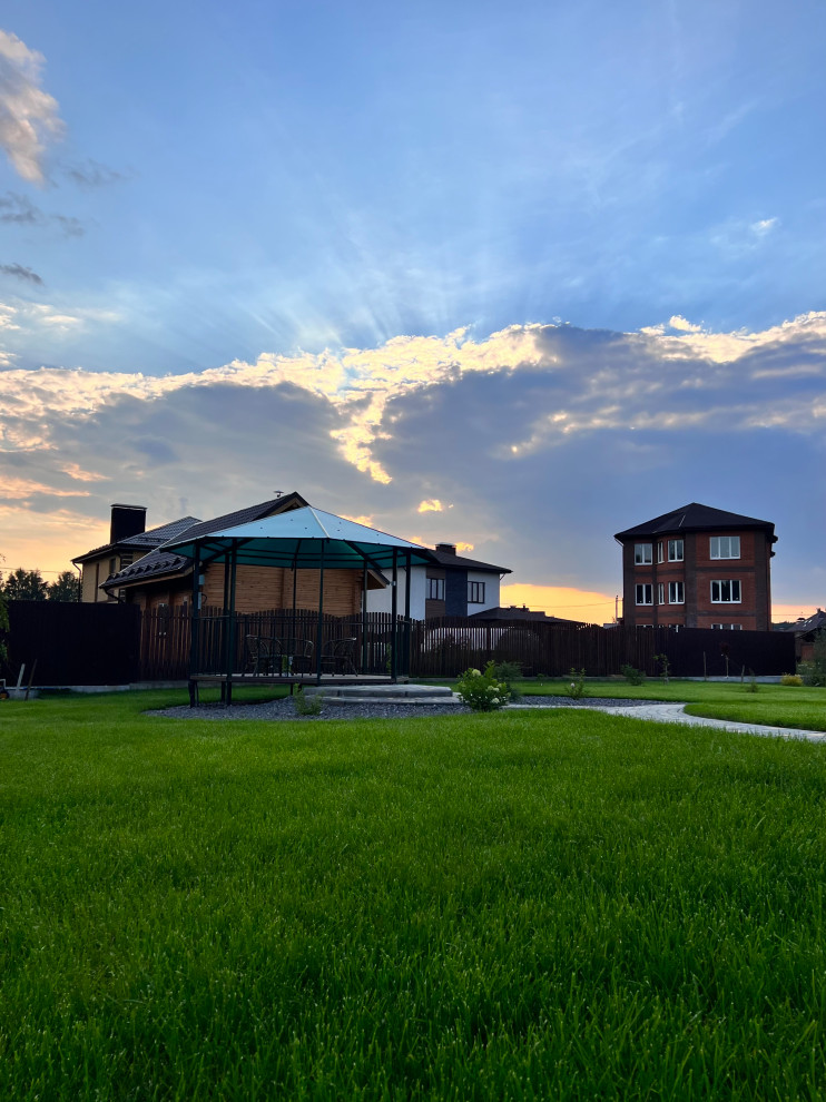 Ландшафтный дизайн территории частного владения в КП "Земляничная поляна"