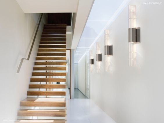 Entry / Hallways 