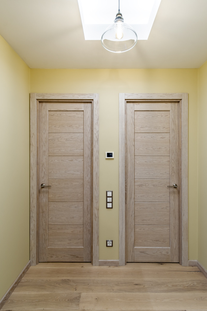 Двери натурального цвета