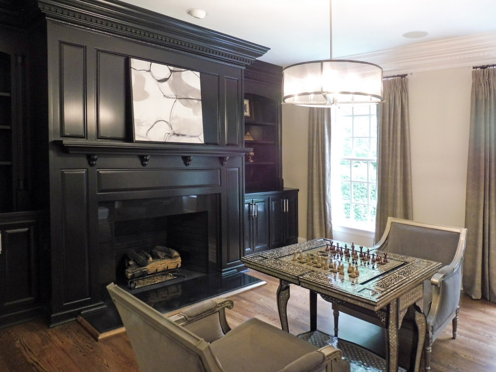 Transitional home design photo in Richmond